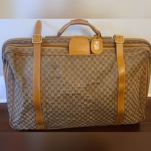 Vintage Gucci Bag 32x22 approximately (See photos)